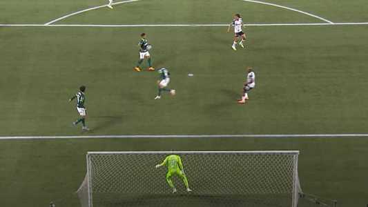Toque de mão de Menino, do Palmeiras, não foi intencional