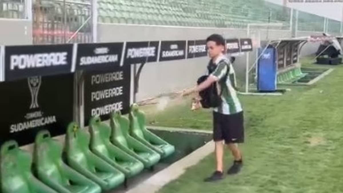 América: torcedor joga sal grosso no Independência antes de duelo com Fortaleza