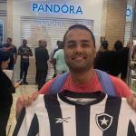 Torcedor do Botafogo debocha de briga entre Braz e torcedor do Flamengo: 'Eu fui, eu tava'