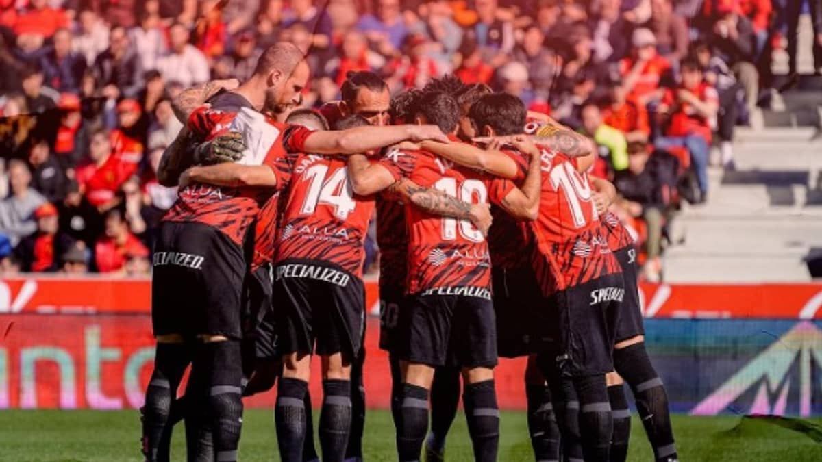 Mallorca suspende torcedor por racismo contra Vini Jr