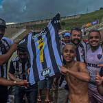Torcedor do Atlético ganha camisa de Hulk e se emociona: ‘venci na vida’