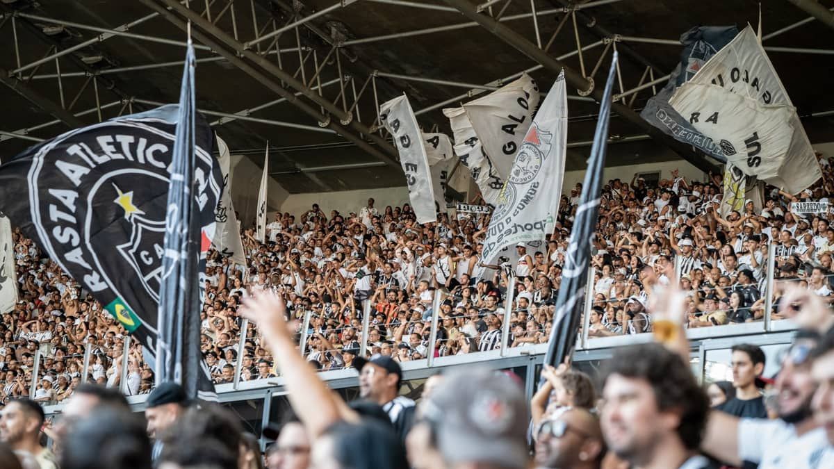 Torcedor do Atlético relata caso de homofobia no clássico contra o América