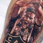 Torcedor do Atlético tatua imagem de Hulk comemorando gol contra Cruzeiro