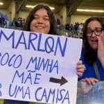 Cruzeiro: torcedora brinca e 'oferece' mãe em troca da camisa de Marlon