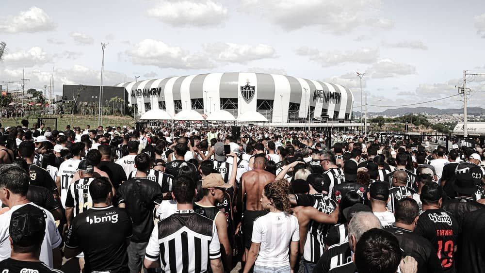 Torcedoras do Atlético organizam caminhada de combate à violência contra a mulher