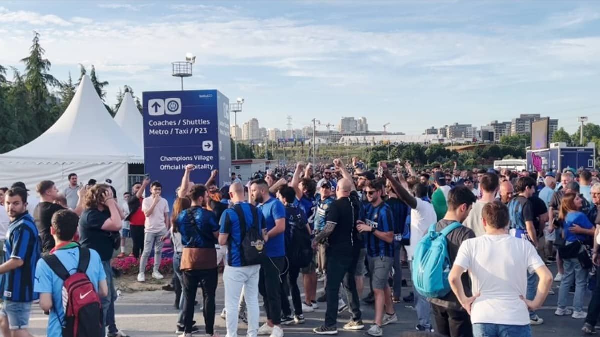 Champions: torcidas fazem a festa antes da final em Istambul; vídeo