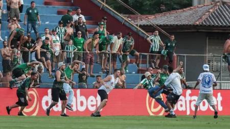 Torcedores de Coritiba e Cruzeiro se enfrentaram