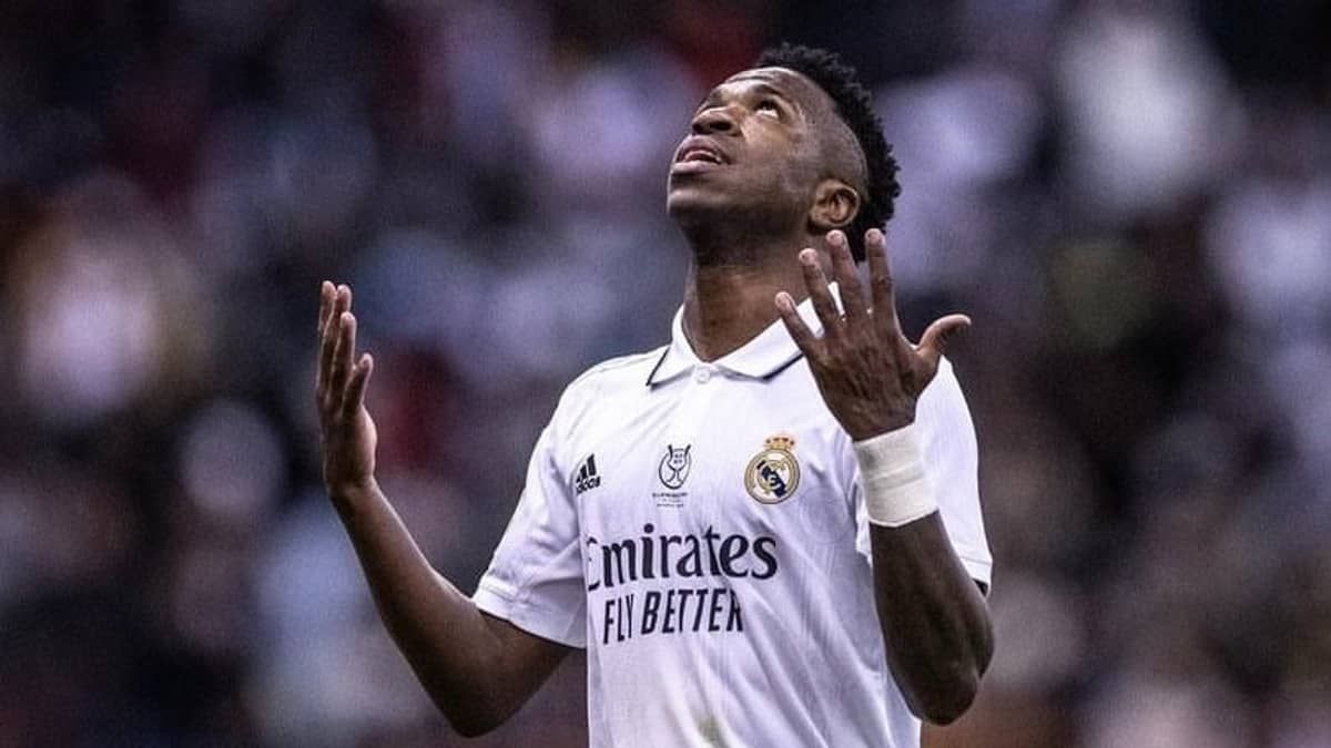 LaLiga formaliza denúncia de ameaças contra Vini Jr no Camp Nou