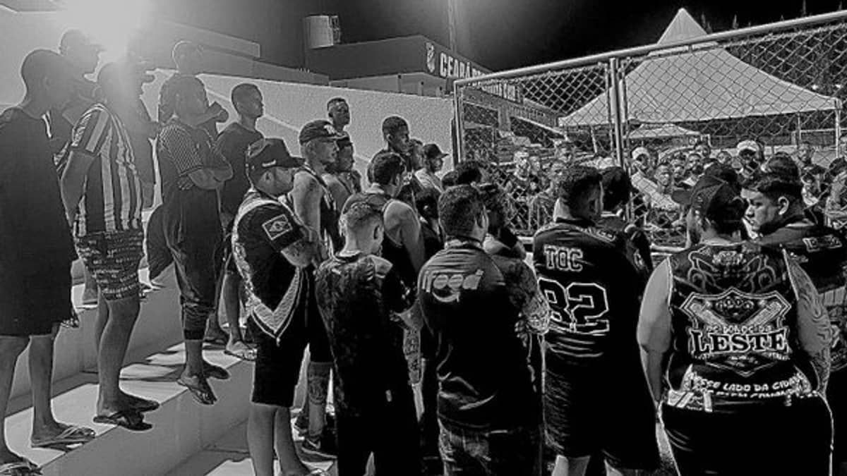 Torcida organizada do Ceará vai até o CT cobrar elenco e comissão técnica