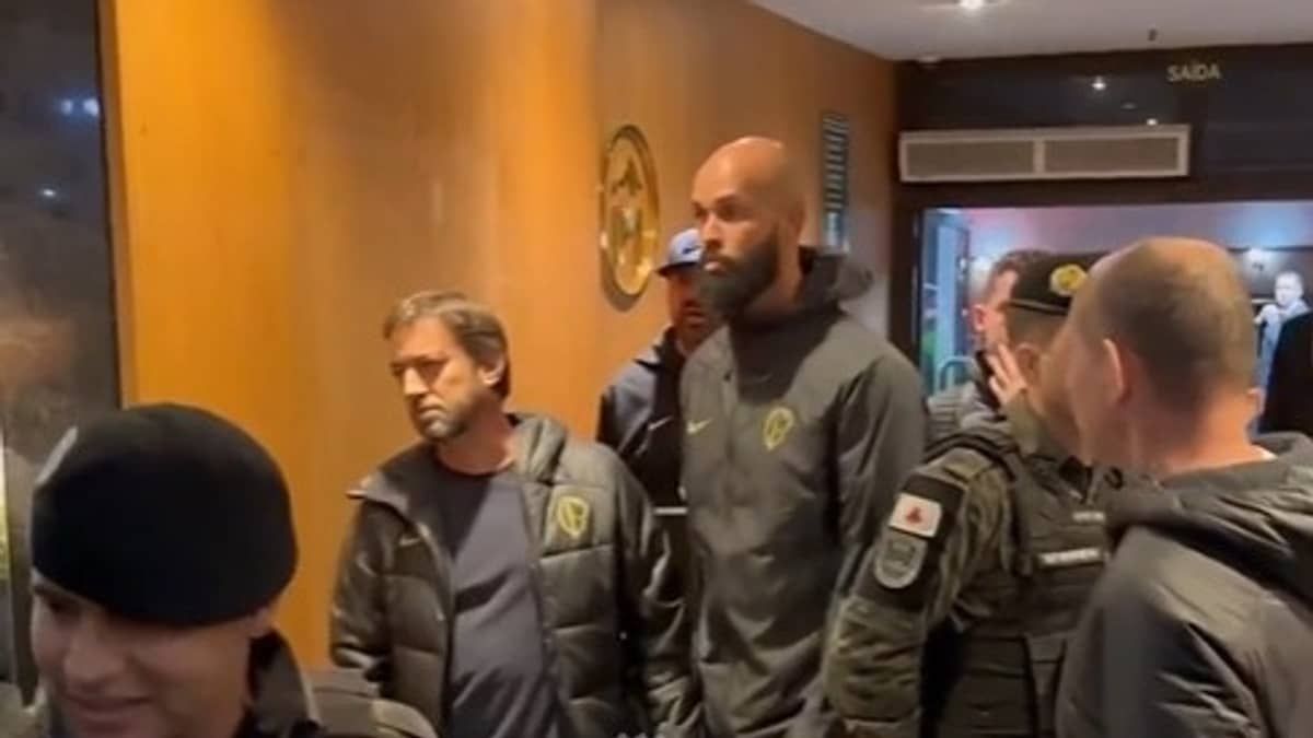 Após derrota para o América, delegação do Corinthians é hostilizada em hotel de BH