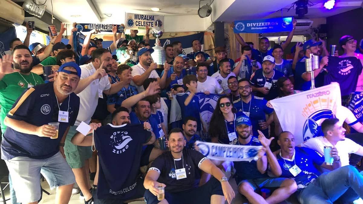 Torcedores do Cruzeiro se reúnem em BH para encontro mundial dos redutos