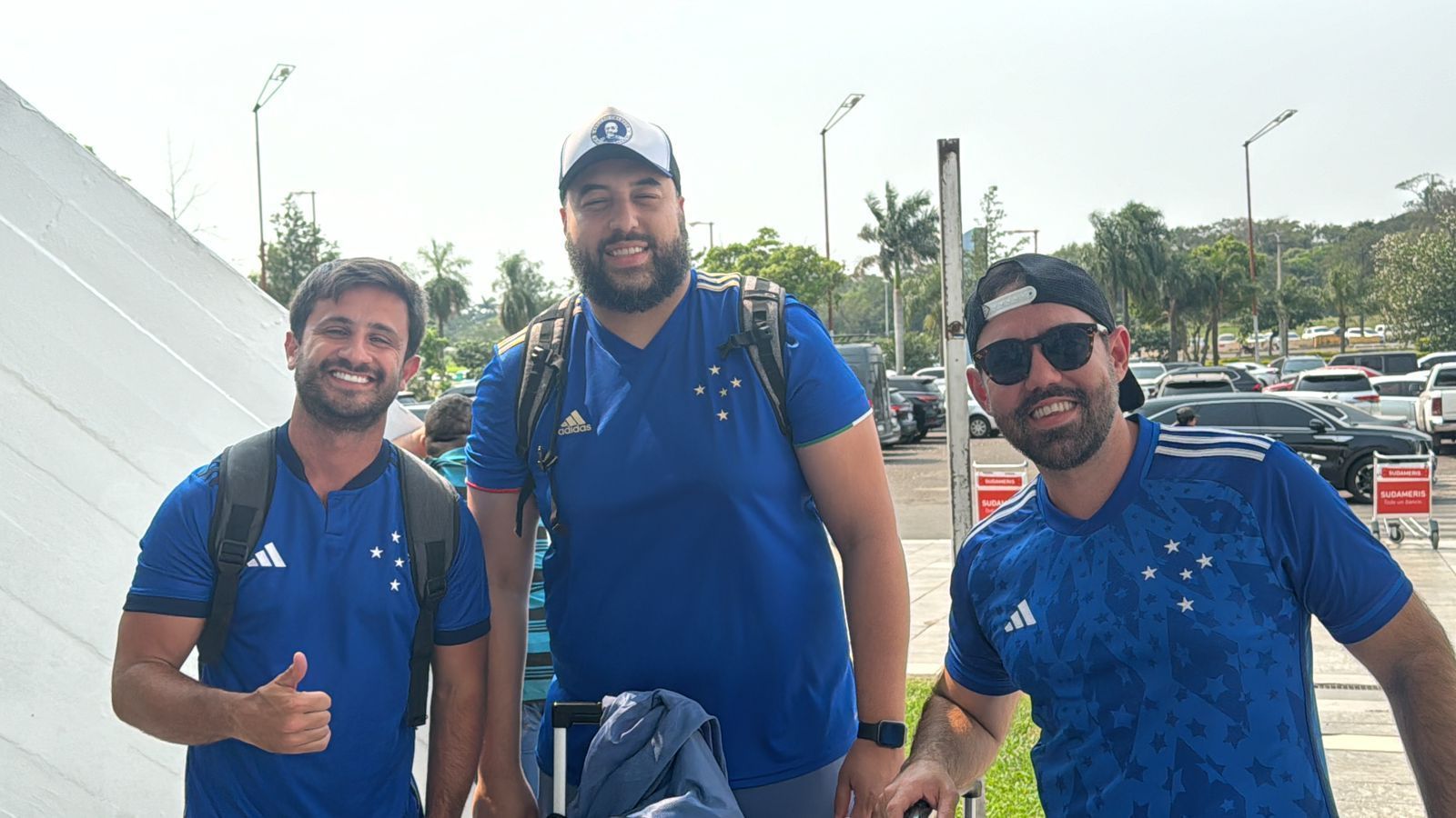 Torcida do Cruzeiro movimenta o Paraguai e crê em vitória contra o Libertad