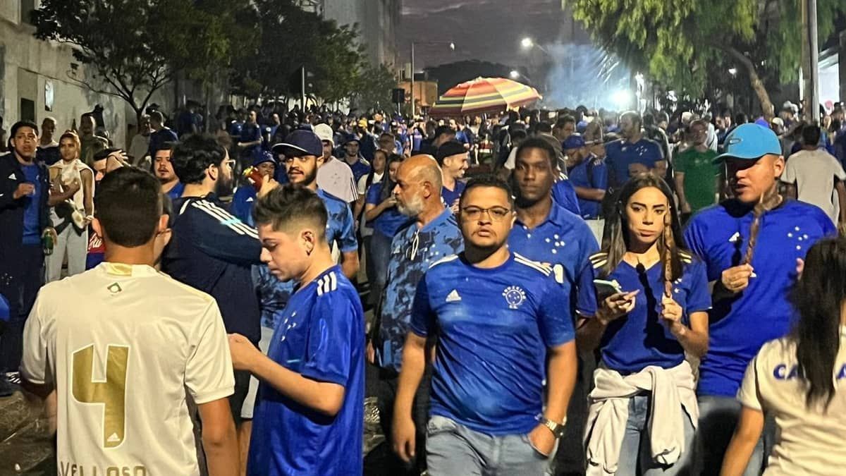 Torcida do Cruzeiro mostra otimismo por classificação na Copa do Brasil