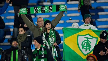 Torcedores durante partida entre Peñarol x América, válida pela 6ª rodada da fase de grupos da Copa Sul-Americana