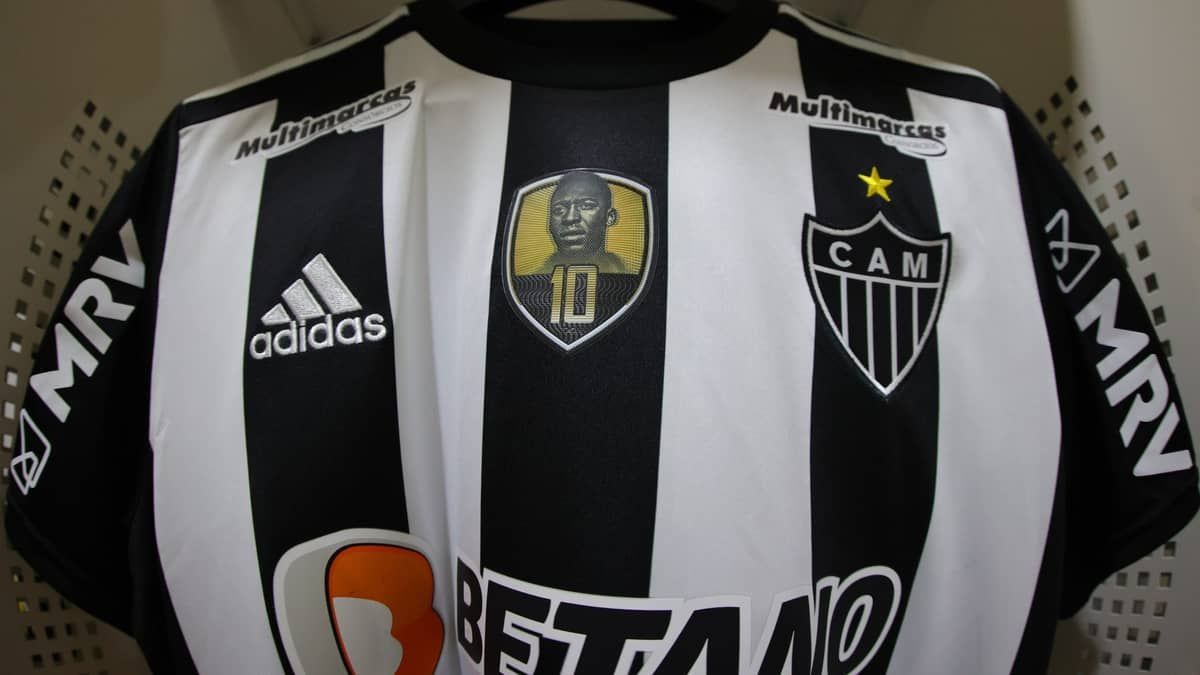 Instituto Galo irá leiloar camisas de jogo do Atlético para apoiar comentarista Lélio Gustavo