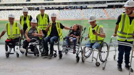 Torcedores se emocionaram em visita à Arena MRV
