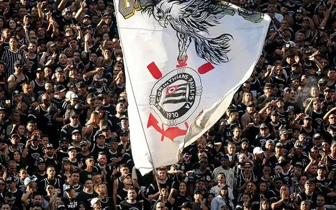 Corinthians é apontado como maior rival por paulistas, diz pesquisa