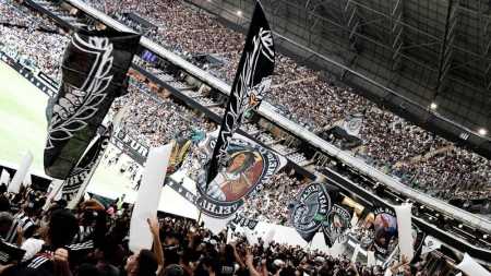 Torcida do Atlético na Arena MRV, em Belo Horizonte
