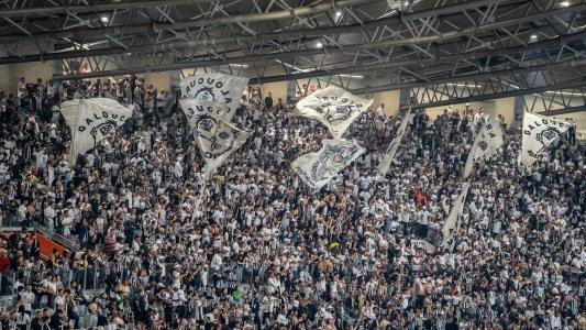 Torcida do Atlético em jogo contra Corinthians
