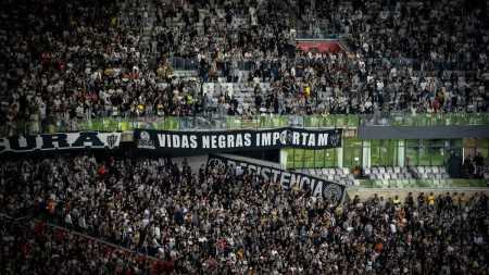 Torcida do Atlético no Mineirão nessa terça-feira (23), na vitória por 2 a 1 sobre o Athletico-PR