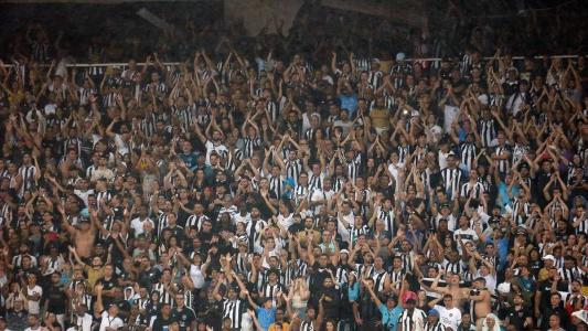 Torcida do Botafogo presente no Estádio Nilton Santos