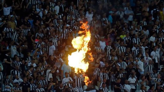 Torcida do Botafogo presente no Estádio Nilton Santos, no Rio de Janeiro