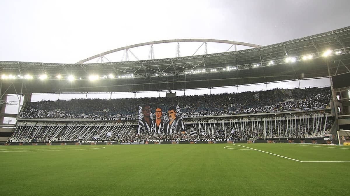 Botafogo convoca torcida para treino aberto antes de jogo com o Goiás