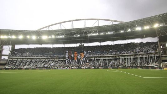 Torcida do Botafogo foi convocada para treino aberto no Nilton Santos