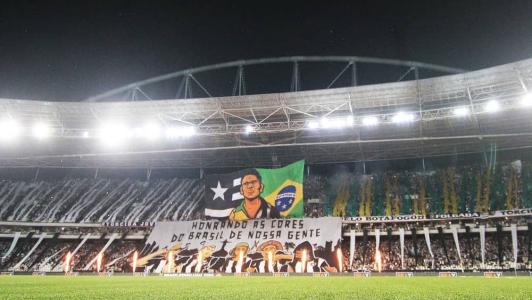 Torcida do Botafogo tem feito sua parte no Nilton Santos