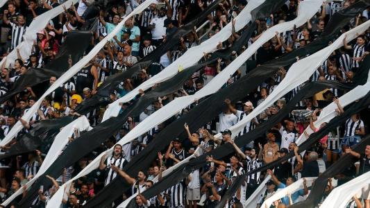 Torcida do Botafogo tem motivos para comemorar dentro e fora de campo
