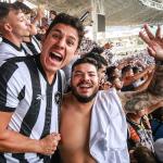 Zeca Pagodinho e dose dupla de chopp: Botafogo faz promoção pelos 119 anos