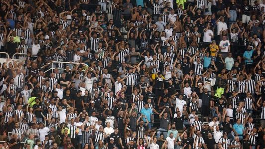 Torcida do Botafogo no Estádio Nilton Santos