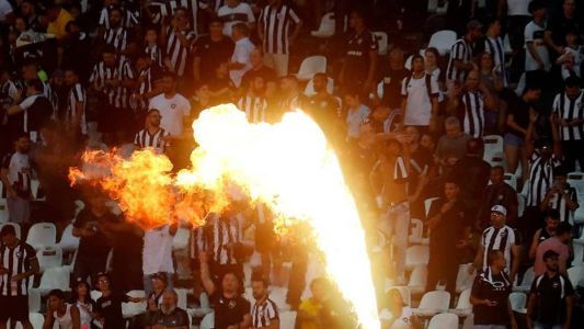 Torcida do Botafogo no Nilton Santos