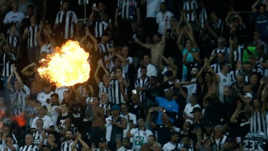Torcida do Botafogo presente no Nilton Santos