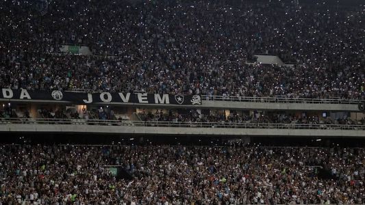 Torcida do Botafogo tem comparecido em bom número no Nilton Santos