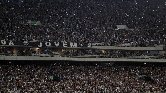 Torcida do Botafogo tem comparecido em bom número no Nilton Santos