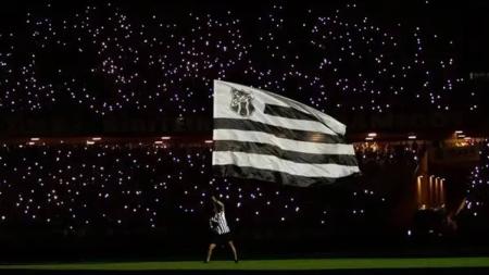 Torcida do Ceará em jogo do time no Castelão; torcedores pararam com cantos homofóbicos
