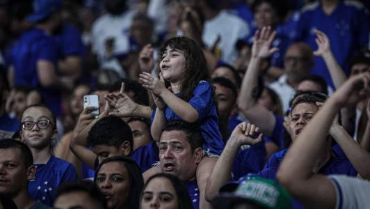 Torcida do Cruzeiro está liberada a frequentar o Mineirão na partida contra o Athletico-PR