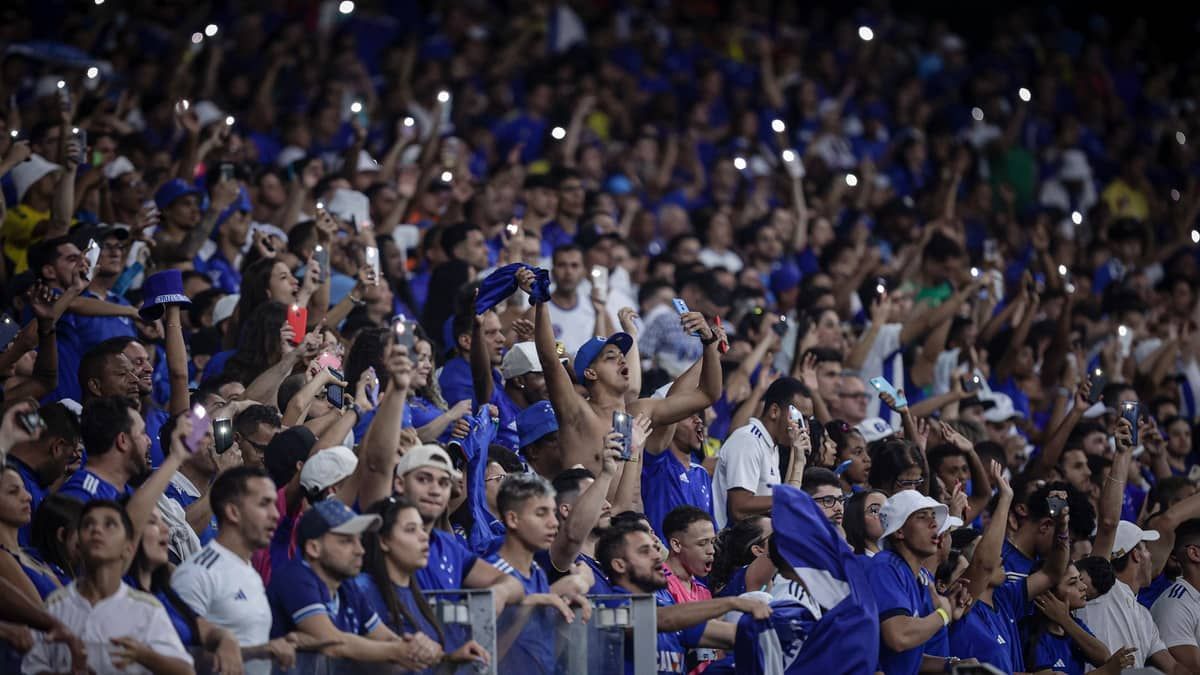 Terá casa cheia? Cruzeiro divulga nova parcial para jogo contra Corinthians