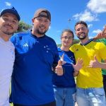 Torcida do Cruzeiro faz fila por ingressos para jogo com o Corinthians