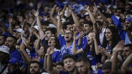 Torcida do Cruzeiro em jogo contra o Grêmio