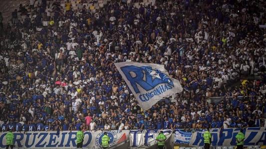 Torcida do Cruzeiro foi muito elogiada pela festa que fez no Maracanã