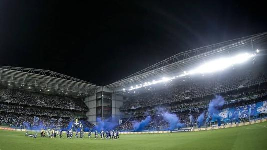 Torcida do Cruzeiro lotou estádio e empurrou o time