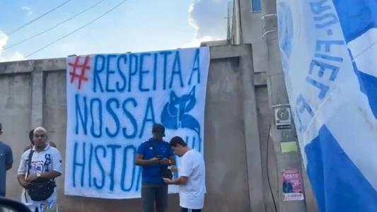 Torcida do Cruzeiro reclama de mudança no aspecto dos mascotes