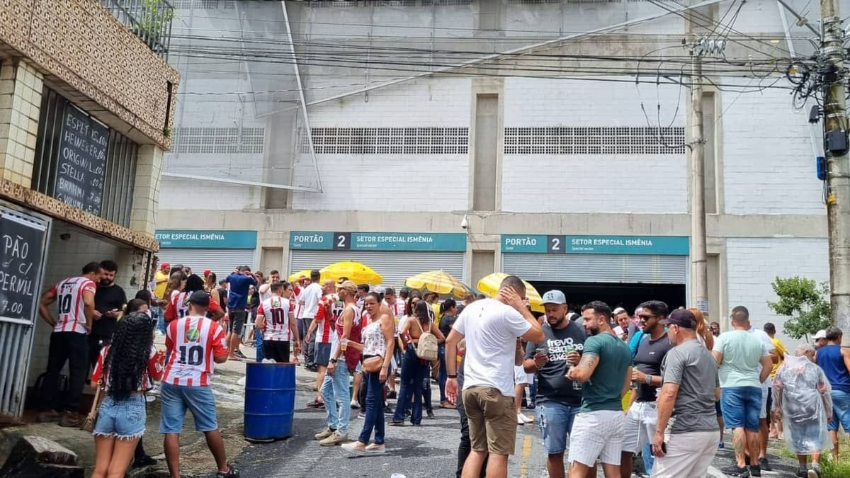 Torcidas de Serrana e Estrela Mirim fazem aquecimento para final da Copa Itatiaia Estrela Bet