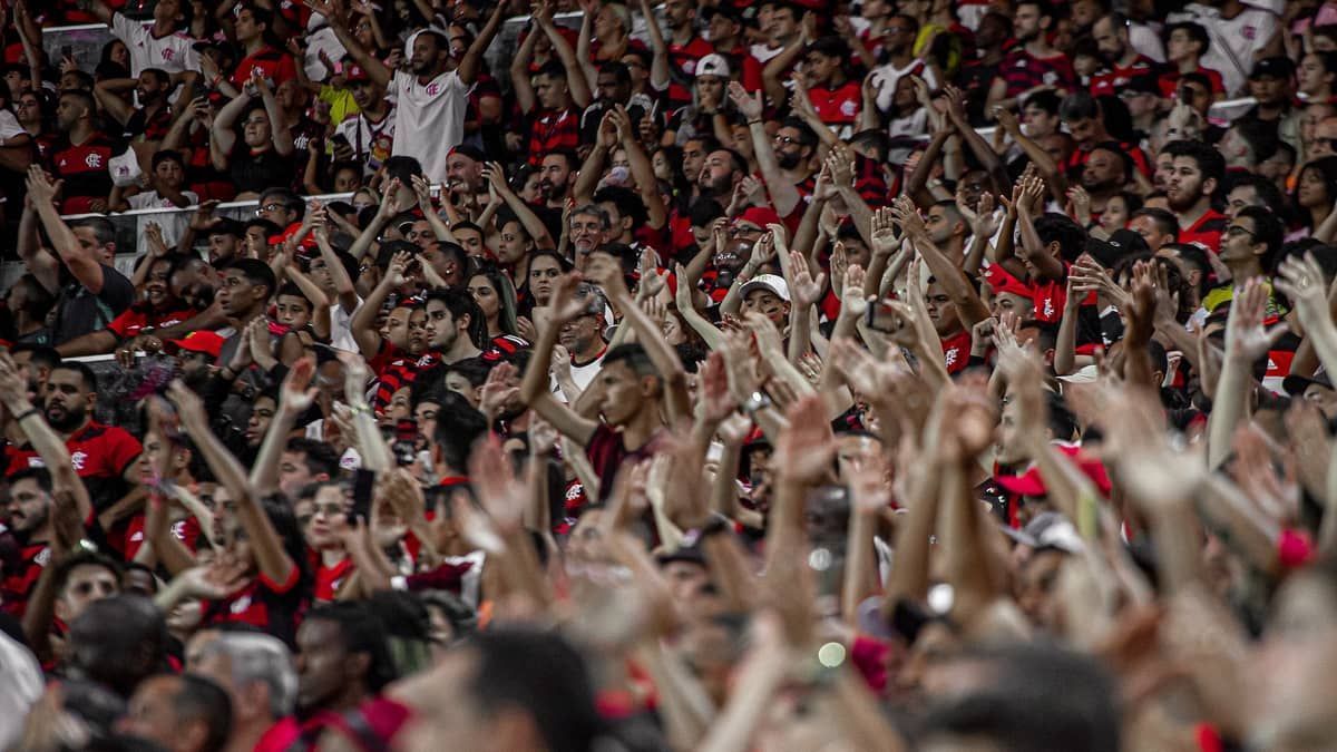Torcida do Flamengo esgota ingressos para jogo contra o América
