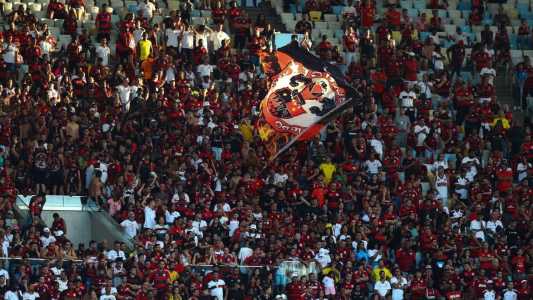 Torcida do Flamengo presente na arquibancada do Maracanã