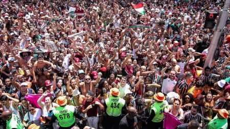 Torcida do Fluminense em festa após a Copa Libertadores