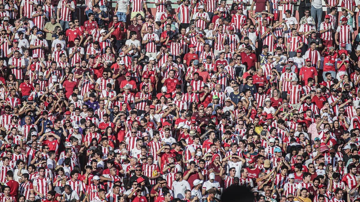 Árbitro relata na súmula 'canto homofóbico' da torcida do Náutico