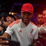 Torcida do River Plate-ARG chega em peso no Rio de Janeiro